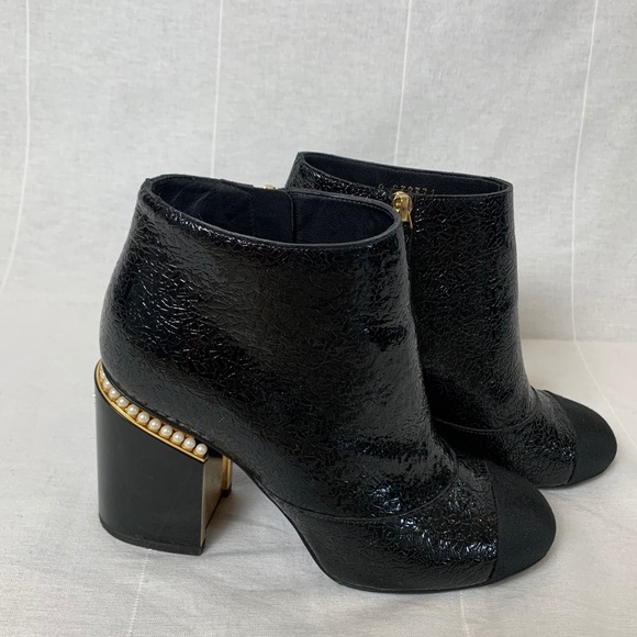 Chanel ankle boots with pearl detailing - Picture 5 of 5